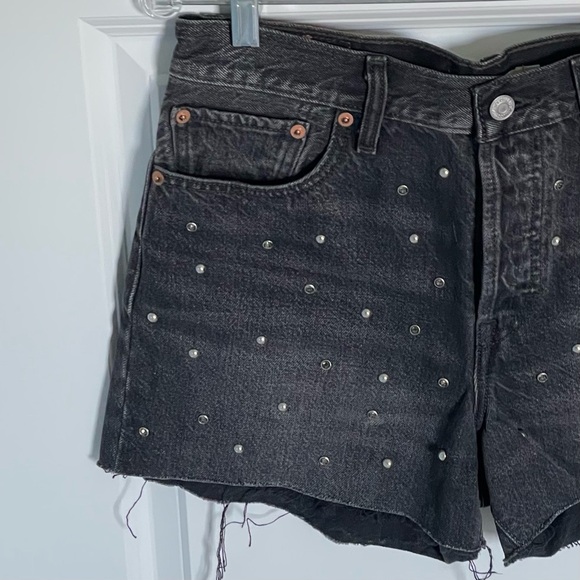 Levi’s Black Button Fly Studded Wedgie Fit Jean Shorts - 35668 - Picture 4 of 13